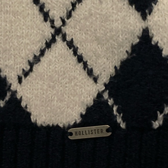 Hollister Turtle Neck Sweater - Picture 2 of 3
